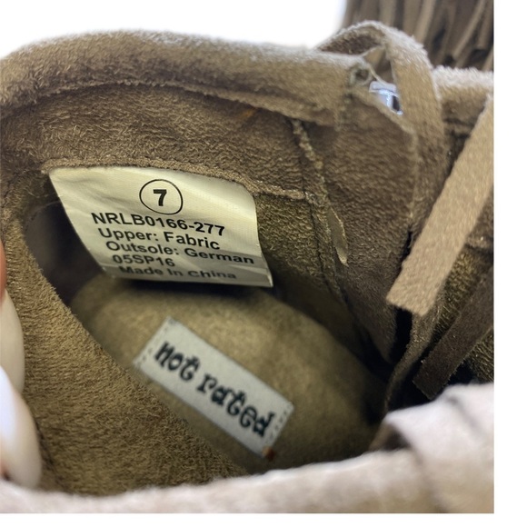 Heeled Boots with Fringe Around Top - Size 7 - Ladies - Light Brown - Picture 4 of 6